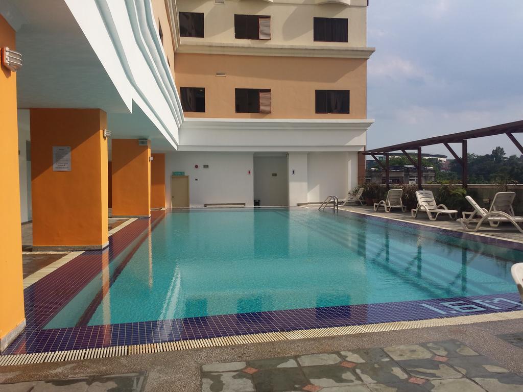 Q Hotel Куала Лумпур Екстериор снимка