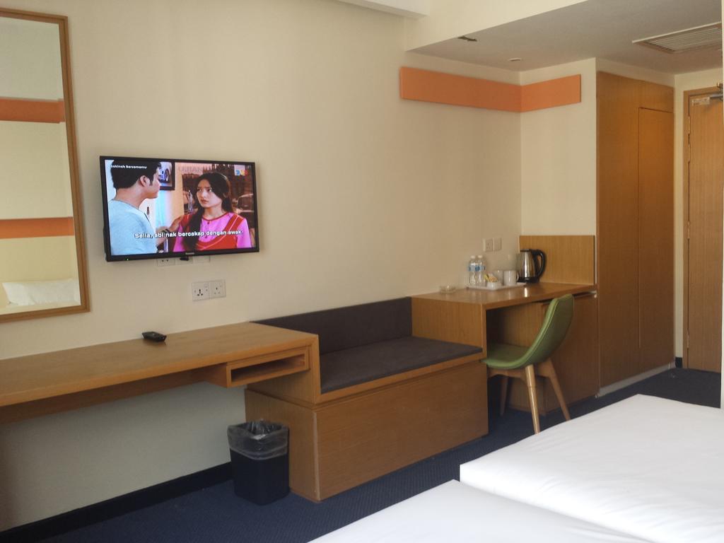 Q Hotel Куала Лумпур Екстериор снимка
