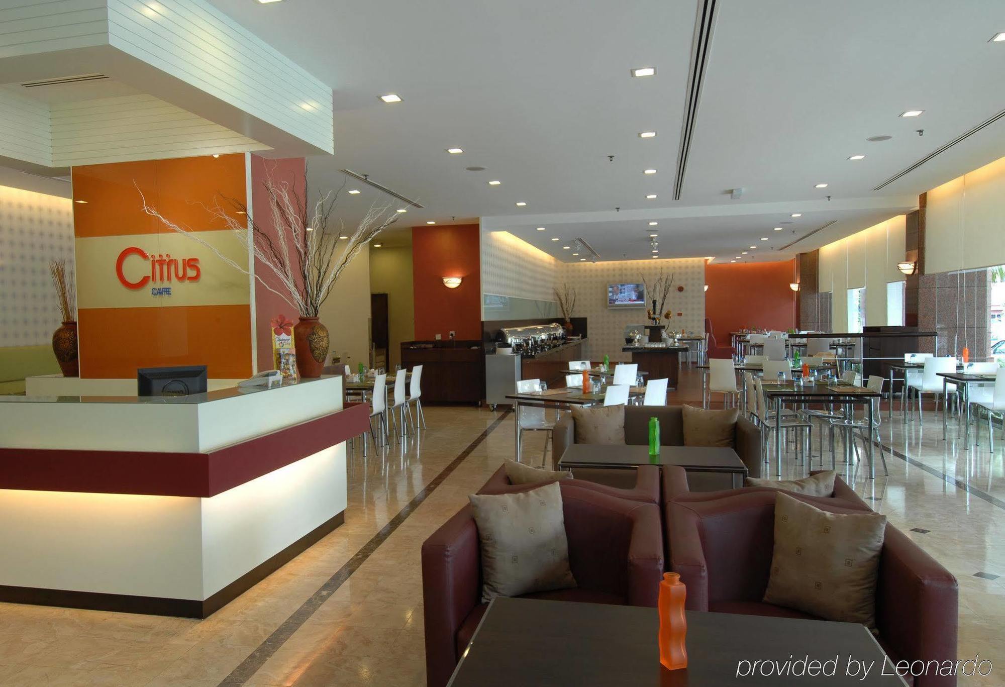 Q Hotel Куала Лумпур Ресторант снимка